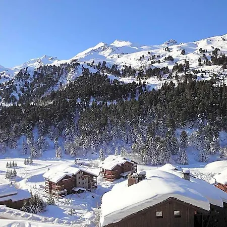 Spacious Aparment Situated In With Balcony 2* Méribel