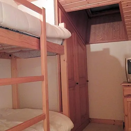 Spacious Aparment Situated In With Balcony 2* Méribel