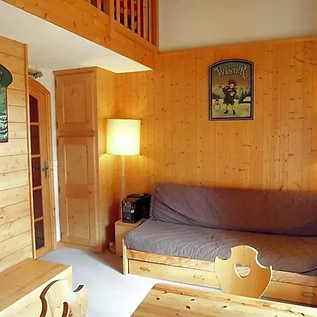 Spacious Aparment Situated In With Balcony
