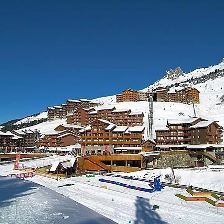 Spacious Aparment Situated In With Balcony 2* Méribel